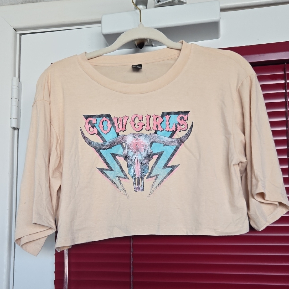 Cowgirls Graphic Crop Top